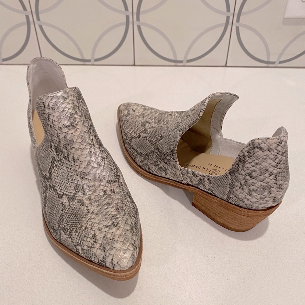 New Chinese Laundry Fortune Bootie - Picture 2 of 4